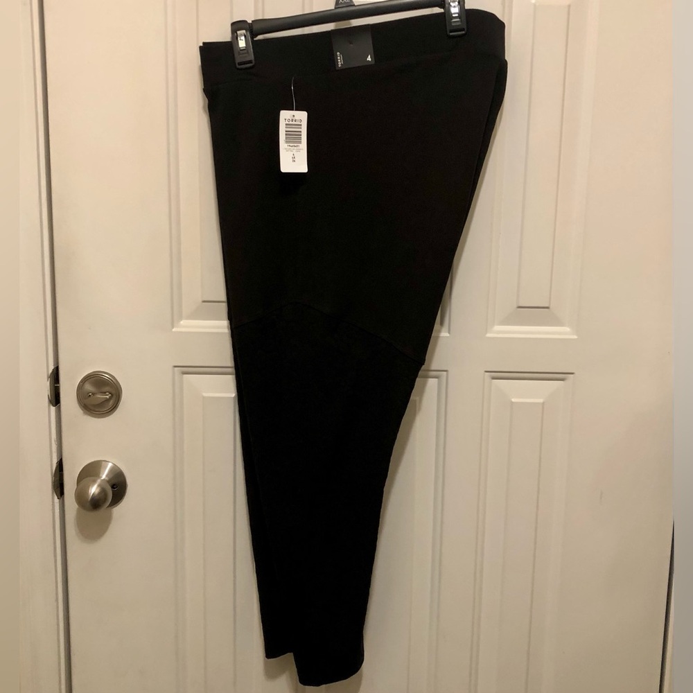 NWT TORRID SIGNATURE WAIST ANIMAL PRINT TEXTURED LEGGINGS 4X